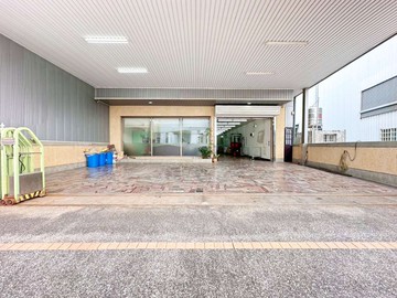 楊小扁~岡山市中心#稀有乙工合法C2廠房#貨梯齊全｜高雄市岡山區岡山路