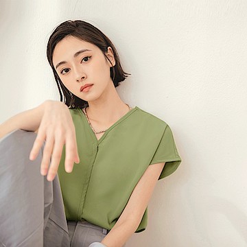 OB嚴選-清涼關係學．涼感V高顏值不易皺落肩上衣