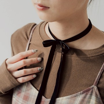 QUEENSHOP_F 正韓 質感蝴蝶結絨布頸鍊 現+預 【07040394】