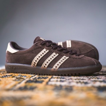 ADIDAS ORIGINALS BERMUDA 咖啡牛奶 楓葉印花 百慕達 秋冬 女鞋 愛迪達 JS3971