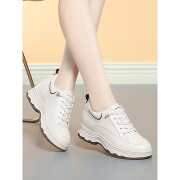 秋冬季媽媽鞋2025新款中老年休閑旅游運動鞋舒適軟皮軟底加絨女鞋