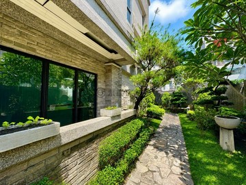 專｜大華圓山125坪大地坪邊間獨棟花園別墅｜高雄市鳥松區和盛西街