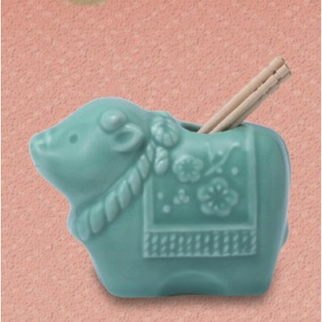 日本製❇️牛轉乾坤❇️瀨戶市藥師窯 ❇️招福干支 丑歲置物 ?? 青祥招福丑??（楊枝入） ????New 2021 錦彩招福丑