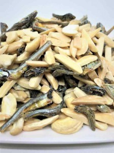 小魚 アーモンド カシューナッツ 入り 1kg (不揃い商品) 国産小魚 チャック袋入り アーモンドフィッシュ アーモンド小魚 (1キログラム (x