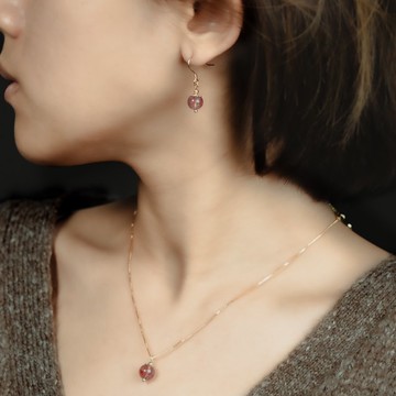 小優雅系列 l 草莓晶耳勾式耳環 E0007