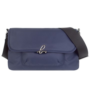 agnes b. voyage 藍色尼龍金屬標誌翻蓋肩背/斜背包
