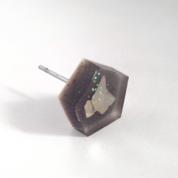 浮生掠影之舞 / 樹脂耳環 - 單隻 / 五角形 深灰 銀色 亮片