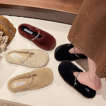 【現貨出清】穆勒鞋．優雅毛毛一字水鑽平底拖鞋．白鳥麗子