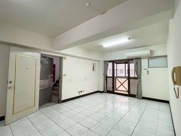 AA緊鄰文山特區＆正義車站｜大三房平面車位｜高雄市鳳山區文化西路