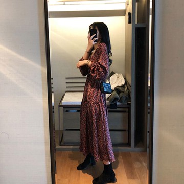 法式桔梗溫柔風仙女日系森系2022年新款女內搭甜美碎花連衣裙V領