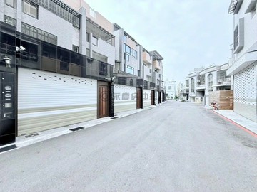 東港東興國小雙車孝親墅 生活機能完善｜屏東縣東港鎮興中南八街