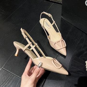 包頭涼鞋女夏季新款法式尖頭淺口細跟后空單鞋一字扣帶真皮高跟鞋