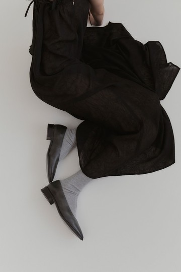 lise V領尖頭鞋 - 松煙灰