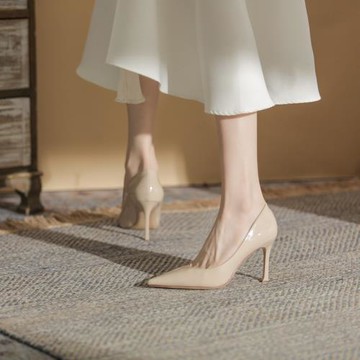 裸色高跟鞋細跟2025年新款網紅氣質女鞋單鞋尖頭漆皮職業工作皮鞋