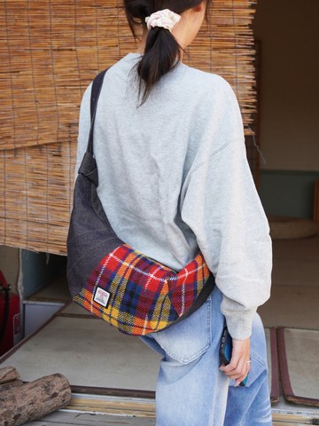 日系文藝harris tweed牛角包復古休閒女單肩斜挎拉鏈牛仔格紋包