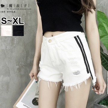 【QV1903】魔衣子-割破洞側邊條紋拼接毛邊短褲