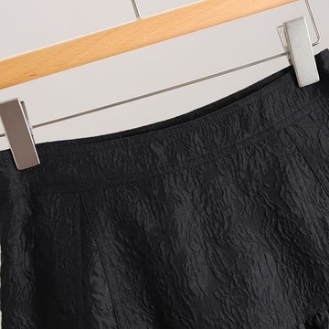 【郁】肌理感高腰花苞裙顯瘦黑色休閑短裙商場專柜同款25冬裙子女