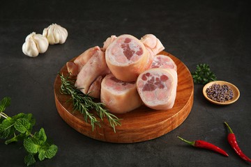 ★冷凍配送★【香草豬】豬腳700g