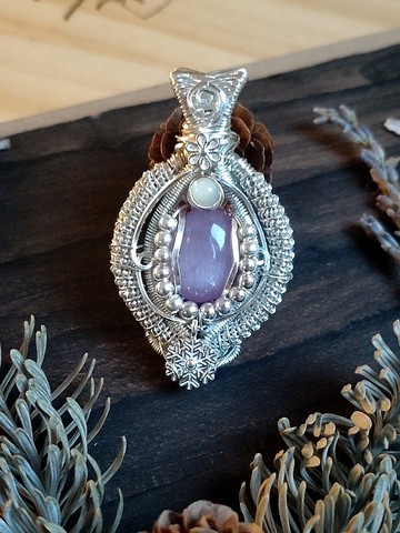 【山眠】The Queen 紫鋰輝墜飾