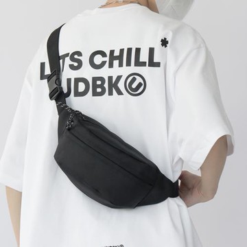 運動胸包男休閑小挎包男簡約單肩挎包黑色小包男學生胸包時尚百搭