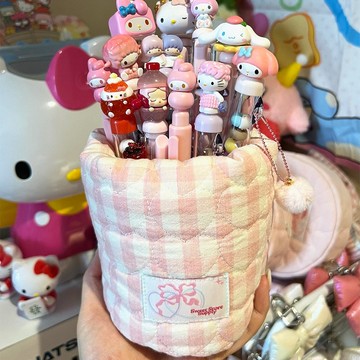 Sweetstore Supply淺粉色格夾棉加厚化妝刷筆筒