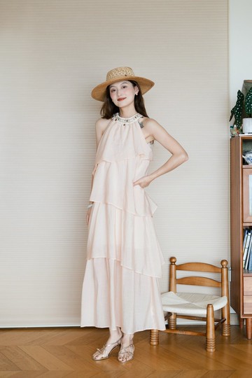 釘珠掛脖不規則荷葉形連衣裙粉色蛋糕裙A字