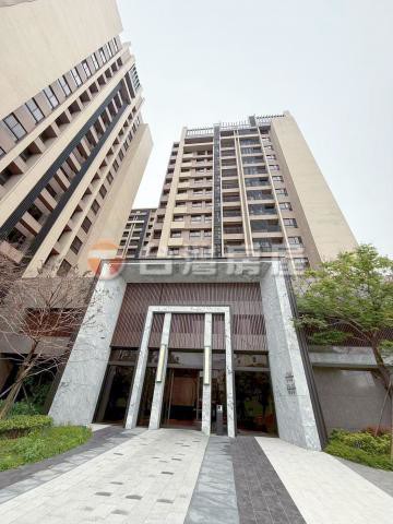 專任東區近精武一中輕屋齡朝北三房平車高樓戶｜台中市東區福昌街