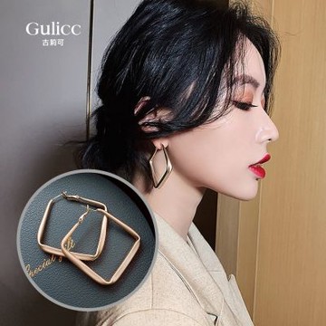 Gulicc 韓版 金色 素方 大耳環(飾品 耳飾 耳釘 耳扣 耳環 生日禮物 雙11 聖誕節)