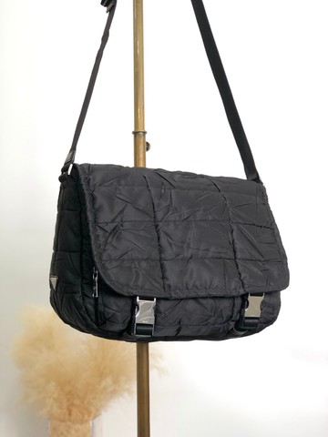 【日本直送 名牌中古包】PRADA 普拉達 側背包 黑色 菱格紋 尼龍 郵差包 vintage 古董 2xhgff