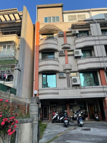 仁武區鄰八卦.榮總商圈8大收租套房優質透天｜高雄市仁武區德新街