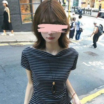 【台灣出貨】條紋百搭一字短袖T恤女 正肩 夏季 2026 新款 收腰 顯瘦 獨特 上衣 chic 短袖上衣 上衣短袖