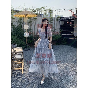 碎花連衣裙超仙森系收腰顯瘦木耳邊長復古方領裙子奶藍色時尚夏季新款【聚寶屋】