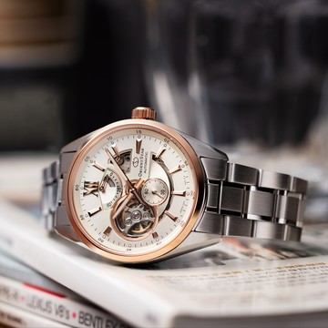 ORIENT STAR 東方之星 Open Heart系列 鏤空機械腕錶 41mm / RE-AV0123G