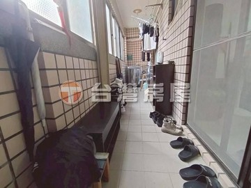面東海大學永久棟距三房車｜台中市西屯區工業區一路