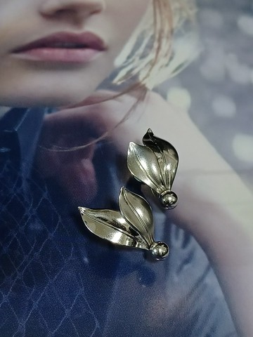 vintage jewelry  金屬雙葉夾式耳環