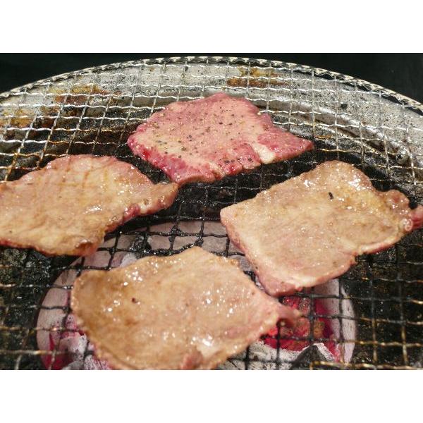 牛タン 肉 ホルモン 鹿児島黒牛 A5 最高ランク 黒毛和牛 極上とろ タン 100g 秘伝塩こしょう付き ギフト