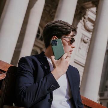 磁吸防摔皮革手機殼 iPhone 16系列 — 森林綠