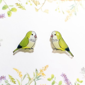 ~ petites boucles d'oreilles ~ Boucles d'oreilles personata / Clips d'oreilles en résine