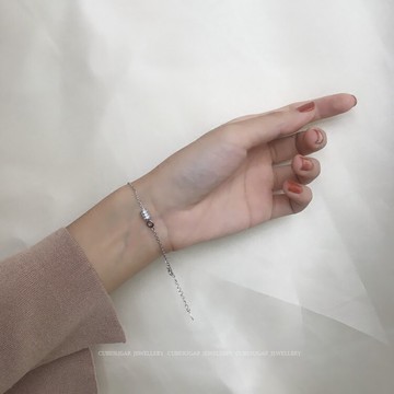 洋氣款。通體925純銀 圓圈幾何圓筒鑲鉆 調節手鏈不易過敏可碰水1入