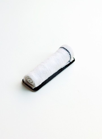 哈姆雷特圖案毛巾盤，小號，染黑