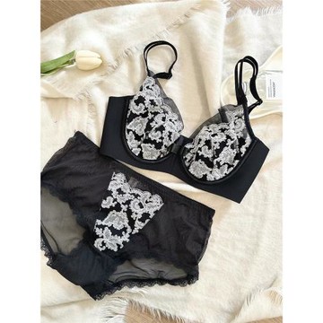 夏季超薄款性感大胸顯小胸內衣女蕾絲透氣記憶軟鋼圈薄款文胸套裝