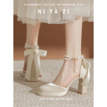 一字帶珍珠防水臺高跟鞋粗跟香檳色婚鞋鏤空緞面瑪麗珍方頭單鞋女