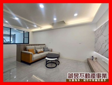 商60旁全棟翻新雙車美墅｜台南市安南區大安街