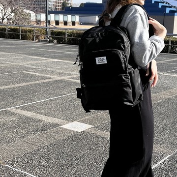 日本BEEM - JOUET 防潑水輕質大容量後背包-黑色