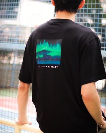 Live In A Fantasy - 極 の 獅子山 - Oversize棉質T恤