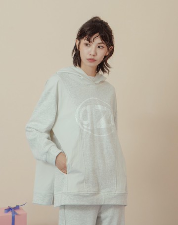 異材質拼接立體袖開衩帽T