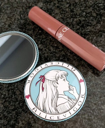 愛麗絲徽章鏡