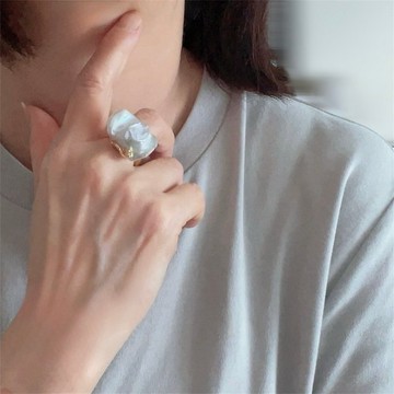 大顆南洋異形珠戒指│淺銀色│玫瑰花形│附蝴蝶│尺寸可調│獨一無二