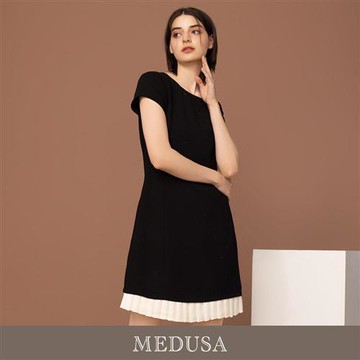 現貨【MEDUSA 曼度莎】修身水鑽裝飾百褶下襬小禮服（M-XL）｜媽媽禮服 小禮服 氣質洋裝