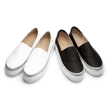 日系撞色拼接懶人鞋-黑/白 1BD07